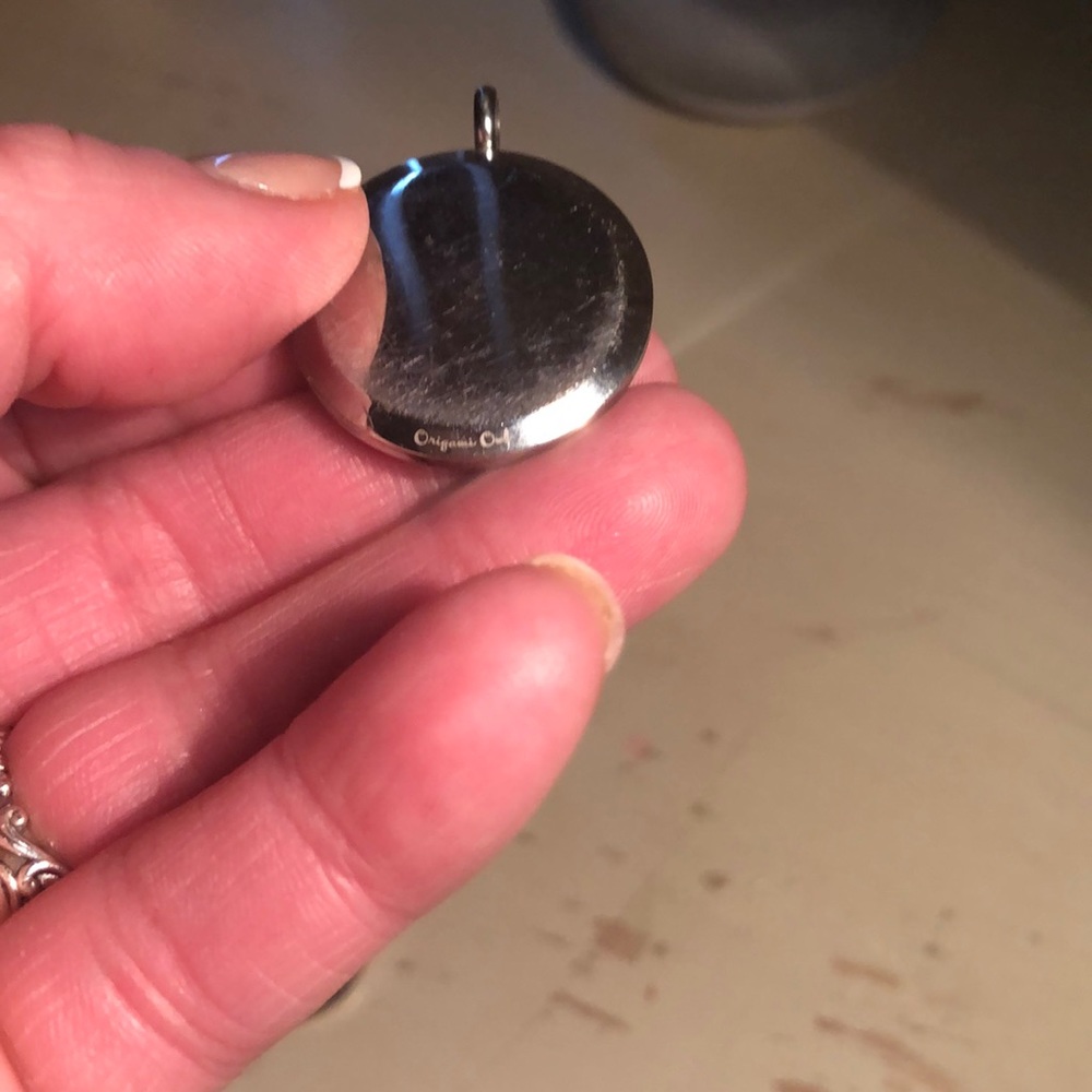 Locket - Picture 3 of 3
